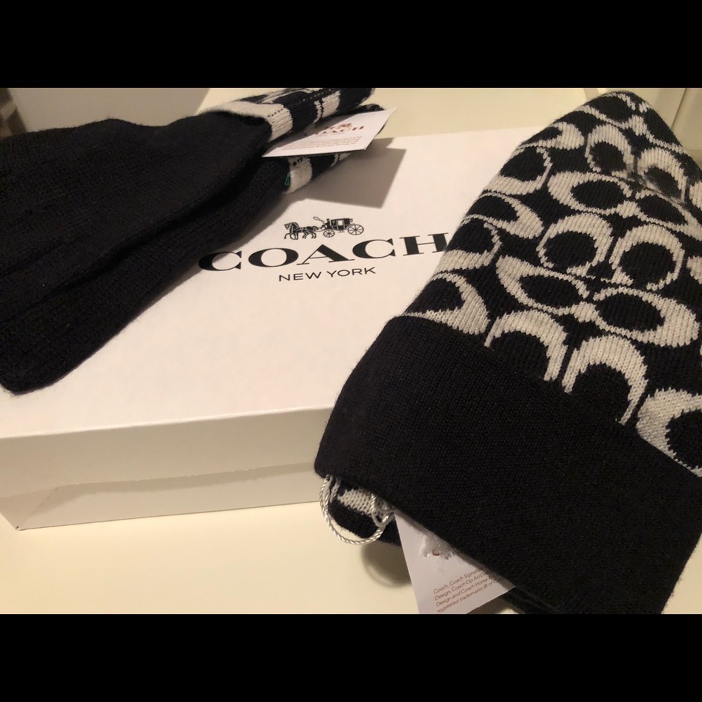 Coach hat and gloves.